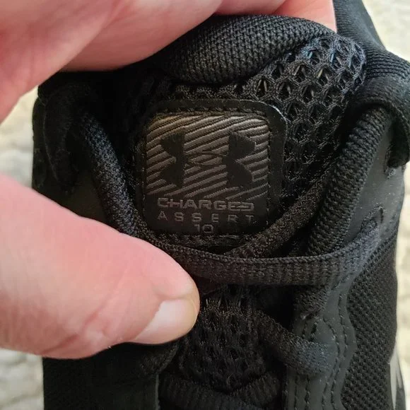 NEW Under Armour Charged Assert 10 3026175-004 Men's Black Size 8.5 Shoes - Picture 6 of 8